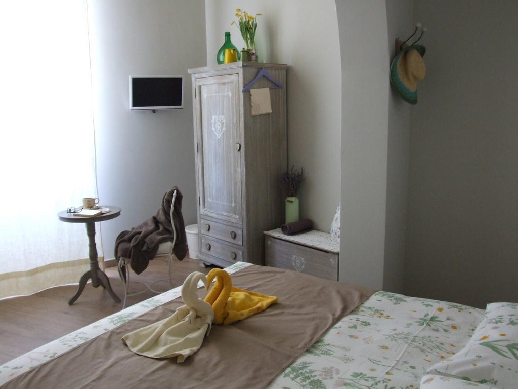 La Casa Di Alessio Panzió Lecce Szoba fotó