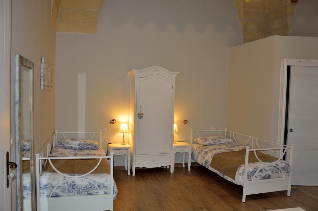 La Casa Di Alessio Panzió Lecce Kültér fotó