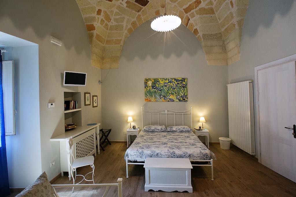 La Casa Di Alessio Panzió Lecce Szoba fotó